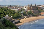 Scarborough je tradiční anglické přímořské městečko, Anglolang Scarborough