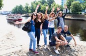 Studenti na jazykovém pobytu v Yorku objevují město