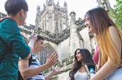 Volný čas je nejlepší strávit s přáteli při poznávání nového místa British Study Centres Manchester