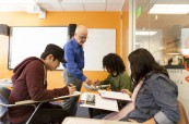 Studenti angličtiny během výuka na škole EC San Francisco USA